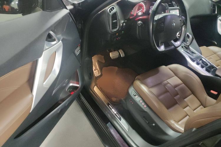 Used DS 5 2013 1.6T Prestige Edition THP200 Interior 3