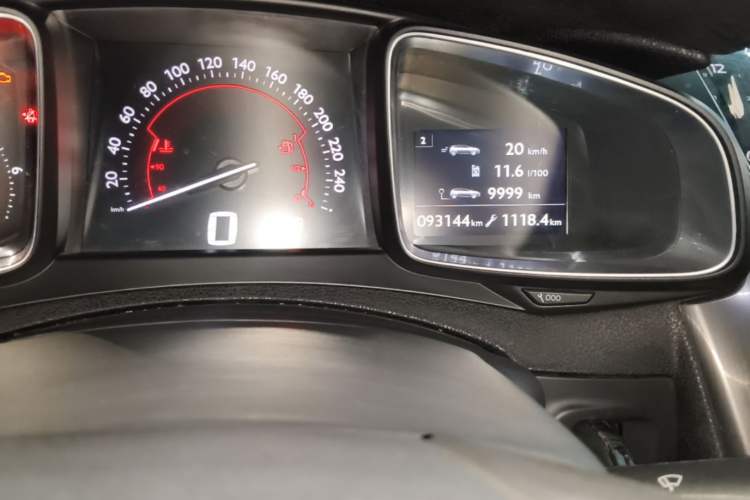 Used DS 5 2013 1.6T Luxury Edition THP160 Odometer Close Up