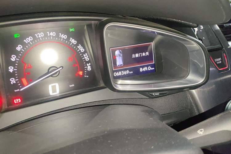 Used DS 5 2013 1.6T Prestige Edition THP200 Odometer Close Up