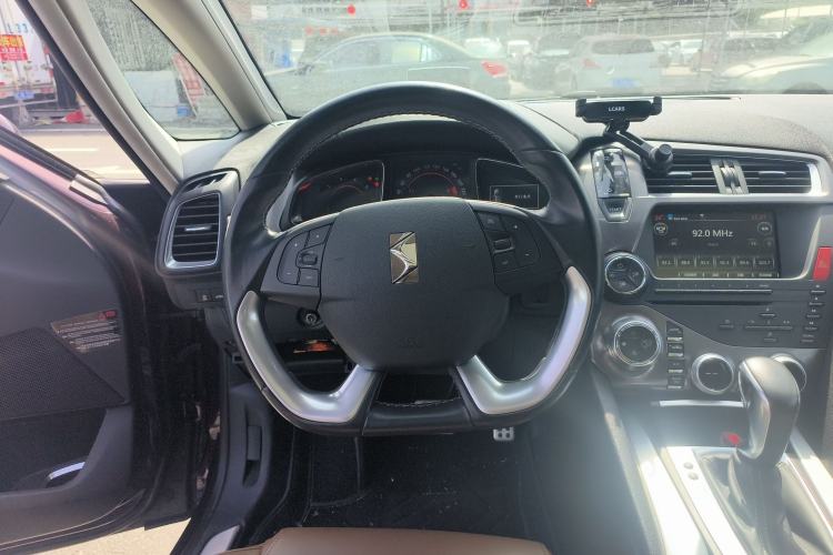 Used DS 5 2013 1.6T Luxury Edition THP200 Steering Wheel
