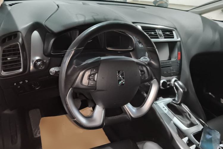 Used DS 5 2013 1.6T Luxury Edition THP160 Steering Wheel