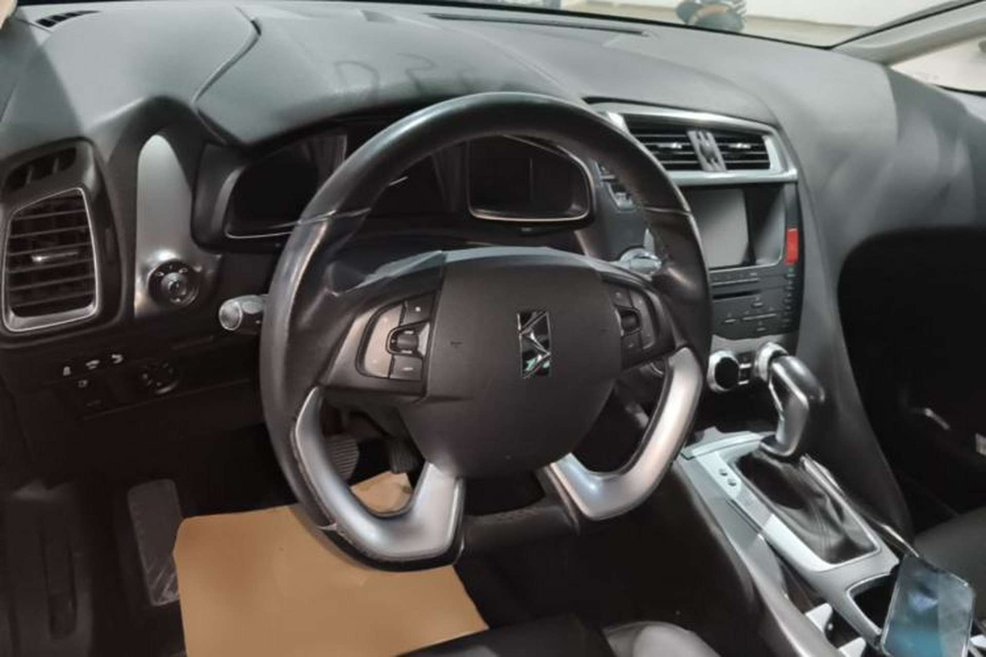 Used DS 5 2013 1.6T Luxury Edition THP160 Steering Wheel