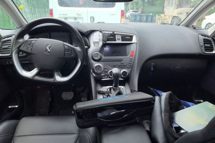 Used DS 5 2013 1.6T Luxury Edition THP160 Center Console