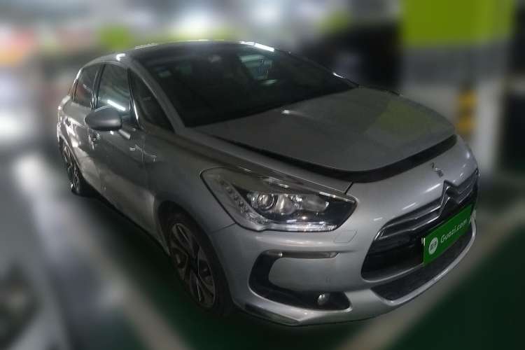 Used DS 5 2013 1.6T Prestige Edition THP200 Front Right 45 Deg