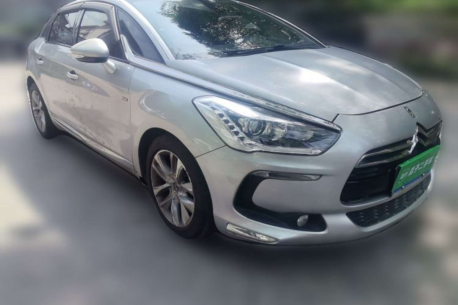 Used DS 5 2013 1.6T Luxury Edition THP200 Front Right 45 Deg