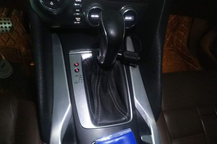 Used DS 5 2013 1.6T Prestige Edition THP200 Gear Lever