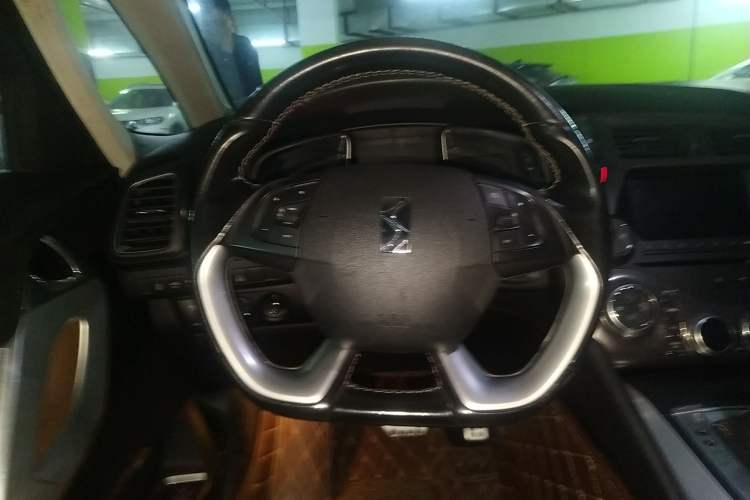 Used DS 5 2013 1.6T Prestige Edition THP200 Steering Wheel