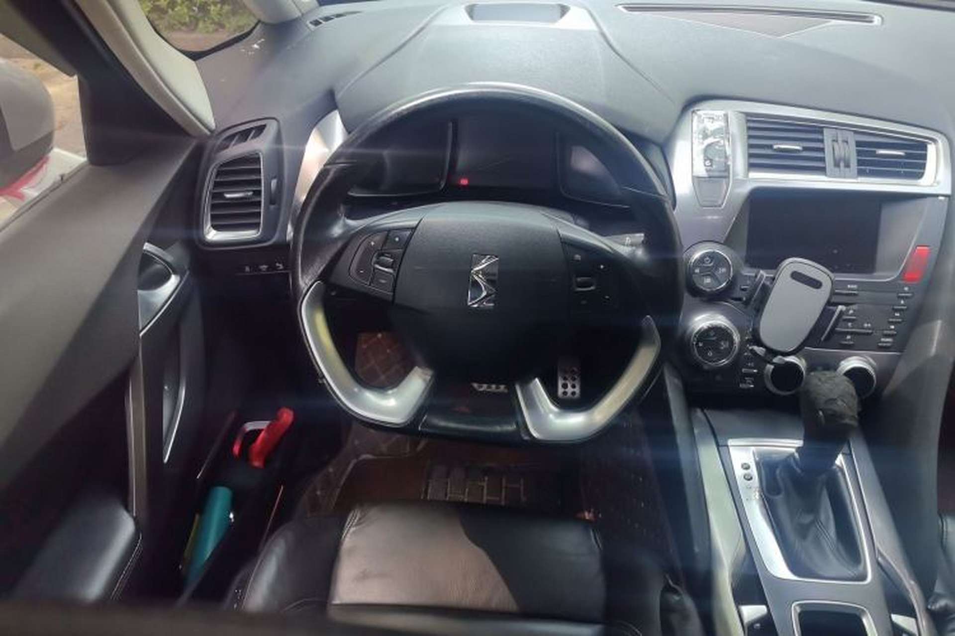 Used DS 5 2013 1.6T Luxury Edition THP200 Steering Wheel