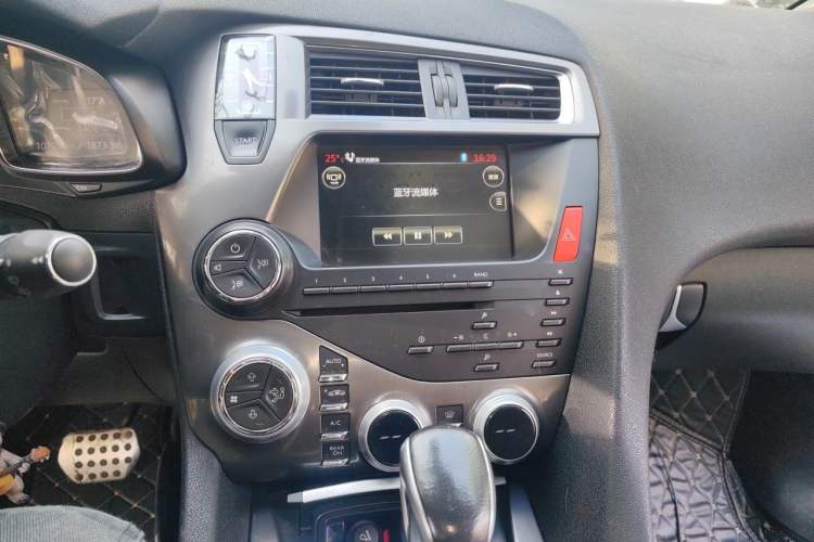 Used DS 5 2013 1.6T Luxury Edition THP200 Audio And AC Panel