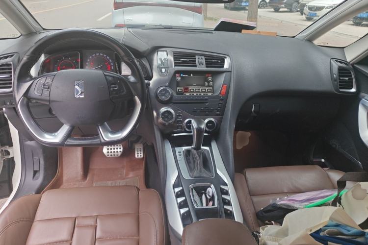Used DS 5 2013 1.6T Prestige Edition THP200 Center Console