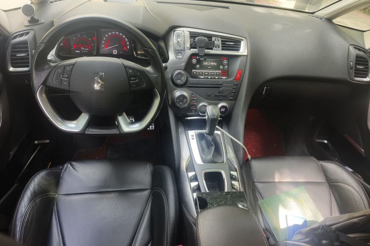 Used DS 5 2013 1.6T Luxury Edition THP200 Center Console
