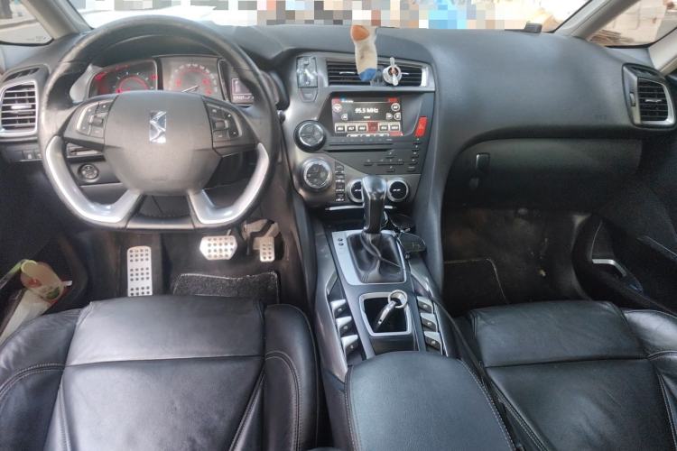 Used DS 5 2013 1.6T Luxury Edition THP200 Center Console