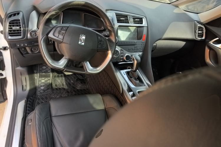 Used DS 5 2013 1.6T Luxury Edition THP160 Center Console