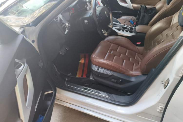 Used DS 5 2013 1.6T Prestige Edition THP200 Driver Seat
