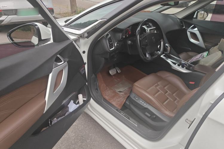 Used DS 5 2013 1.6T Prestige Edition THP200 Driver Seat