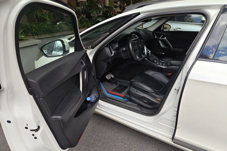 Used DS 5 2013 1.6T Luxury Edition THP200 Driver Seat