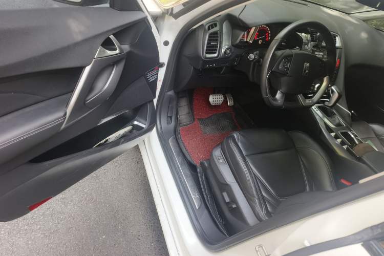 Used DS 5 2013 1.6T Luxury Edition THP200 Driver Seat