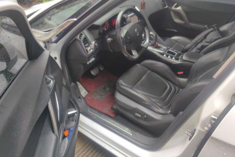 Used DS 5 2013 1.6T Elegant Edition THP200 Driver Seat