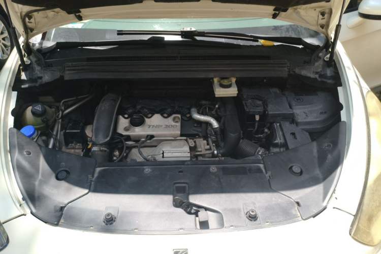 Used DS 5 2013 1.6T Prestige Edition THP200 Engine Bay