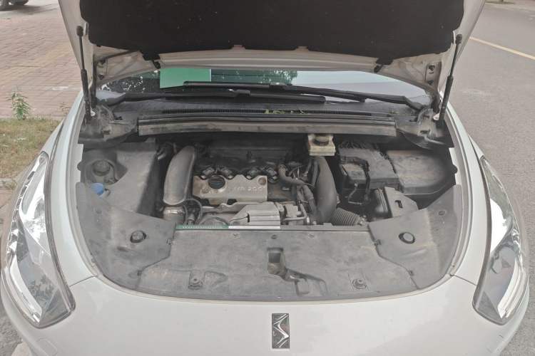 Used DS 5 2013 1.6T Prestige Edition THP200 Engine Bay