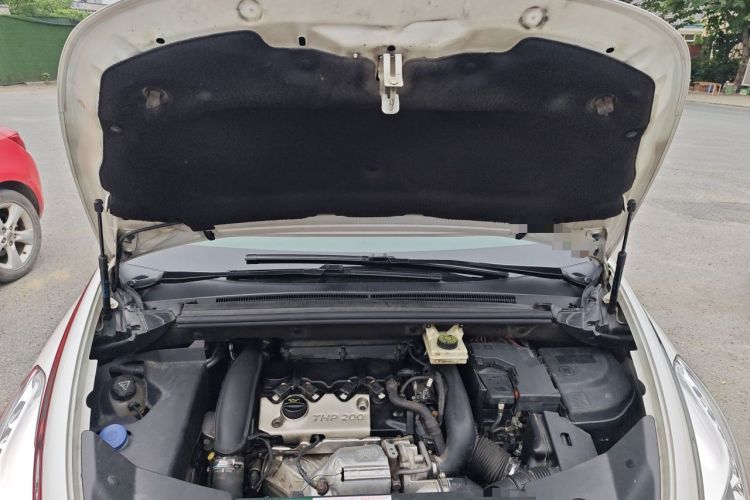 Used DS 5 2013 1.6T Prestige Edition THP200 Engine Bay