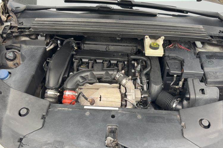 Used DS 5 2013 1.6T Elegant Edition THP160 Engine Bay