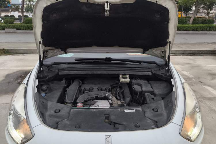 Used DS 5 2013 1.6T Elegant Edition THP160 Engine Bay
