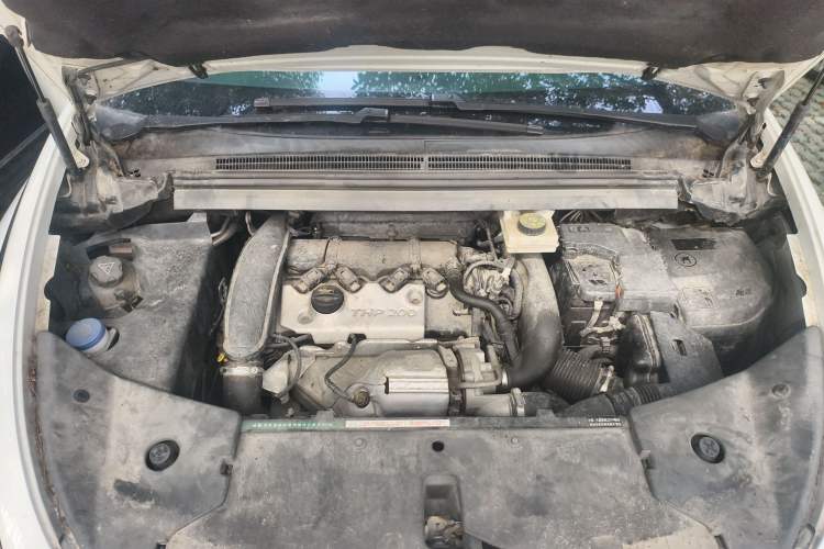 Used DS 5 2013 1.6T Elegant Edition THP200 Engine Bay