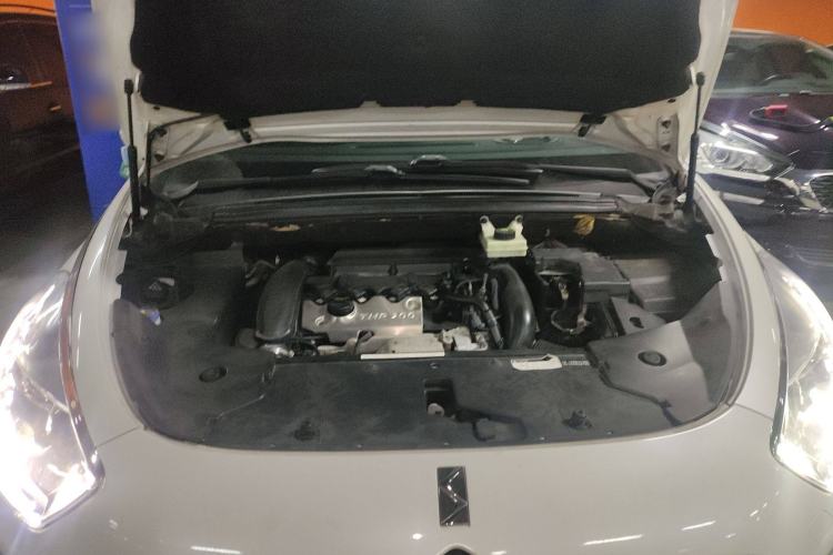 Used DS 5 2013 1.6T Prestige Edition THP200 Engine Bay