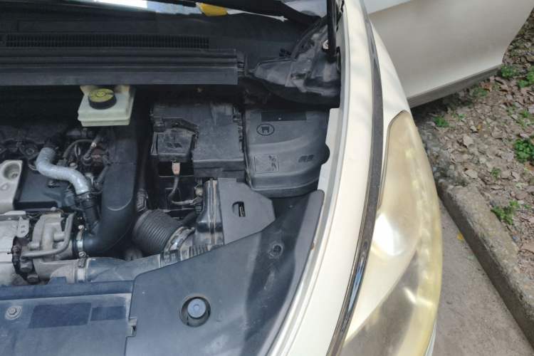 Used DS 5 2013 1.6T Prestige Edition THP200 Engine Bay Left