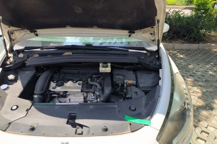 Used DS 5 2013 1.6T Luxury Edition THP200 Engine Bay Left
