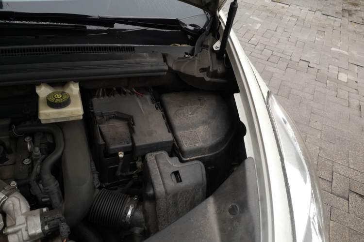 Used DS 5 2013 1.6T Elegant Edition THP160 Engine Bay Left