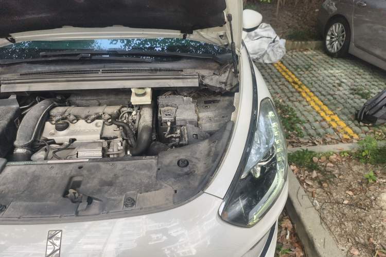 Used DS 5 2013 1.6T Elegant Edition THP200 Engine Bay Left