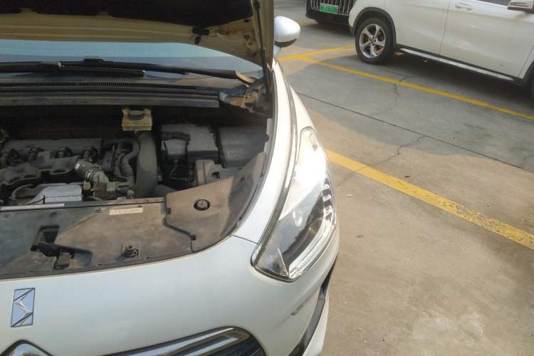 Used DS 5 2013 1.6T Elegant Edition THP160 Engine Bay Left