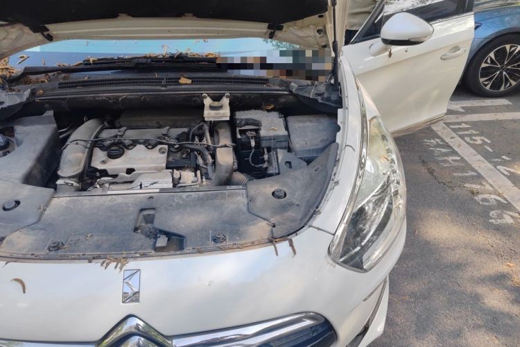 Used DS 5 2013 1.6T Luxury Edition THP200 Engine Bay Left