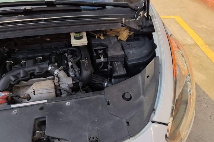 Used DS 5 2013 1.6T Luxury Edition THP160 Engine Bay Left