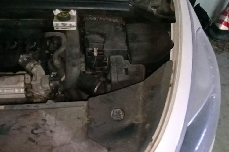 Used DS 5 2013 1.6T Luxury Edition THP160 Engine Bay Left