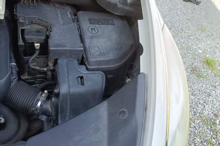 Used DS 5 2013 1.6T Luxury Edition THP160 Engine Bay Left