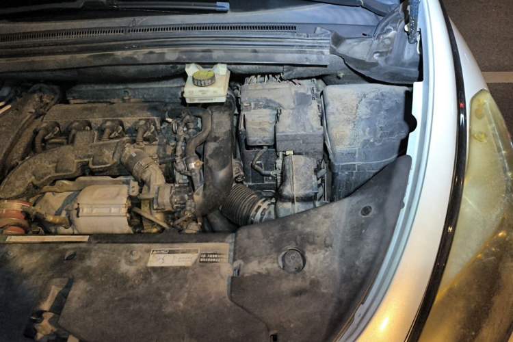 Used DS 5 2013 1.6T Luxury Edition THP160 Engine Bay Left