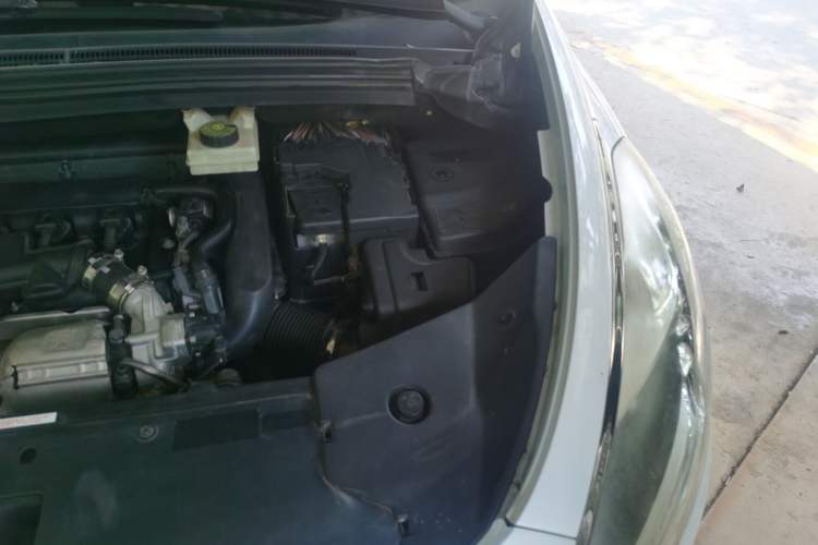Used DS 5 2013 1.6T Luxury Edition THP160 Engine Bay Left