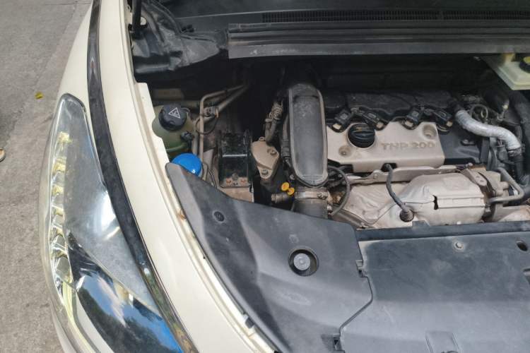 Used DS 5 2013 1.6T Prestige Edition THP200 Engine Bay Right