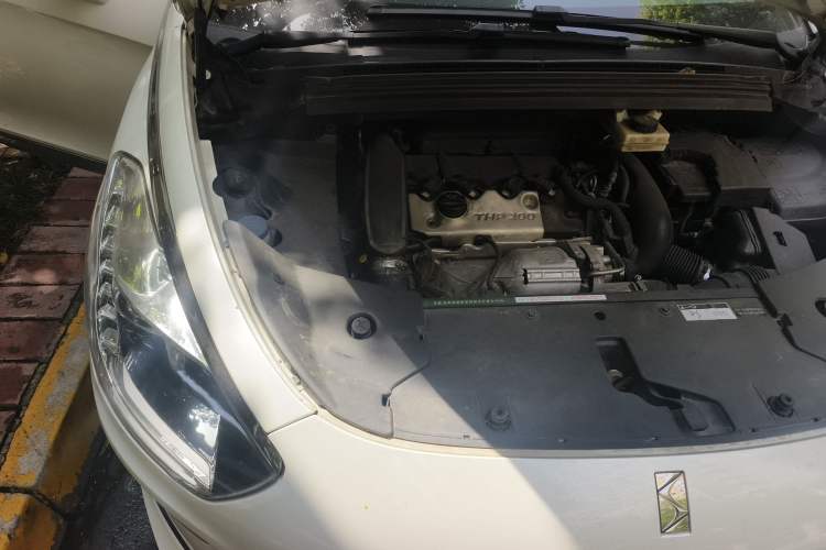 Used DS 5 2013 1.6T Luxury Edition THP200 Engine Bay Right