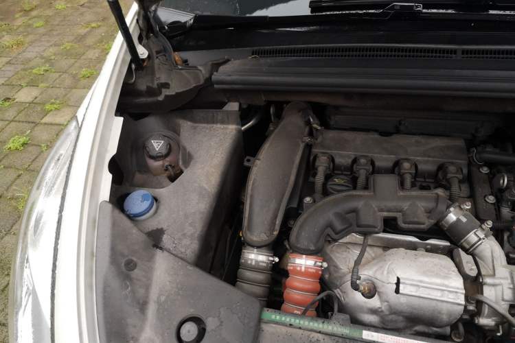 Used DS 5 2013 1.6T Elegant Edition THP160 Engine Bay Right