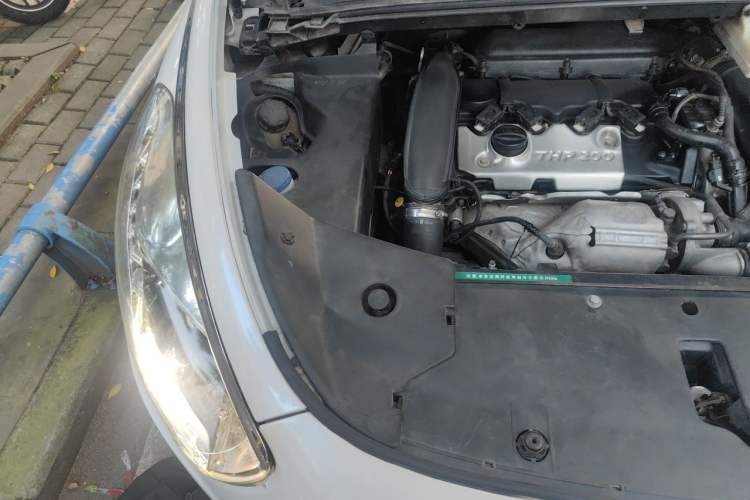 Used DS 5 2013 1.6T Luxury Edition THP200 Engine Bay Right