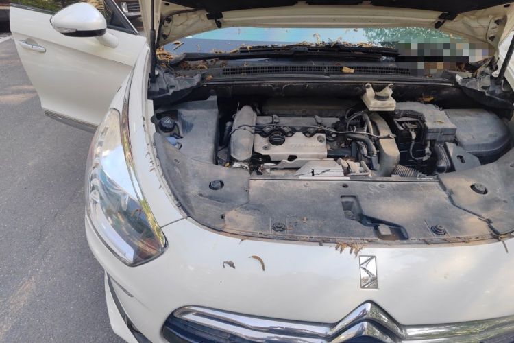Used DS 5 2013 1.6T Luxury Edition THP200 Engine Bay Right