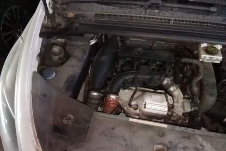 Used DS 5 2013 1.6T Luxury Edition THP160 Engine Bay Right
