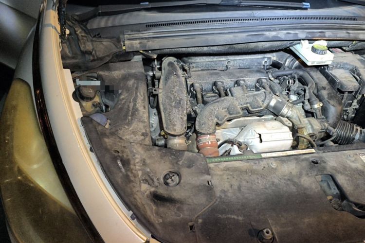 Used DS 5 2013 1.6T Luxury Edition THP160 Engine Bay Right