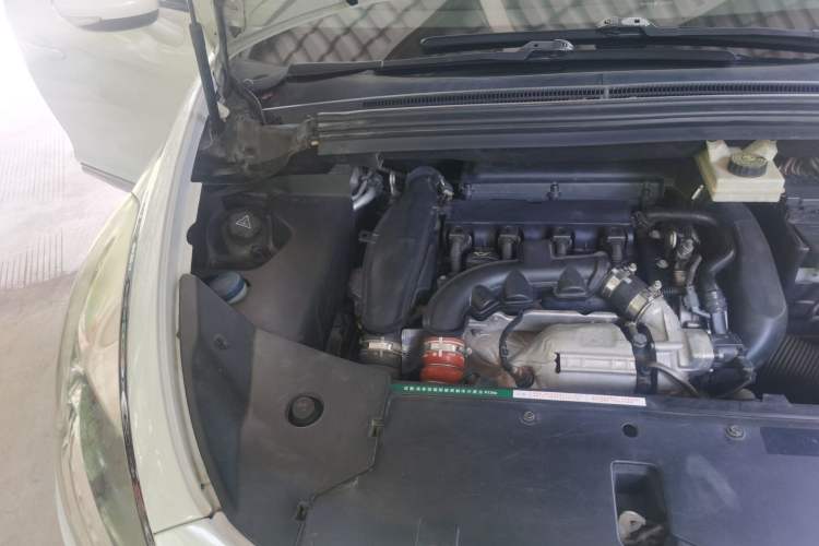 Used DS 5 2013 1.6T Luxury Edition THP160 Engine Bay Right