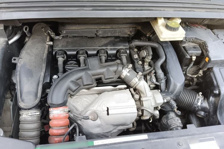 Used DS 5 2013 1.6T Luxury Edition THP160 Engine Bay