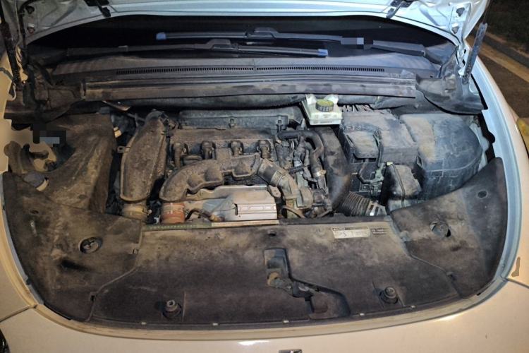 Used DS 5 2013 1.6T Luxury Edition THP160 Engine Bay